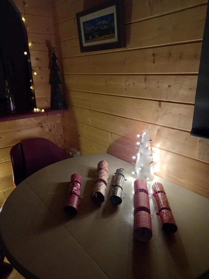 Springbank Cabin Insch Екстериор снимка