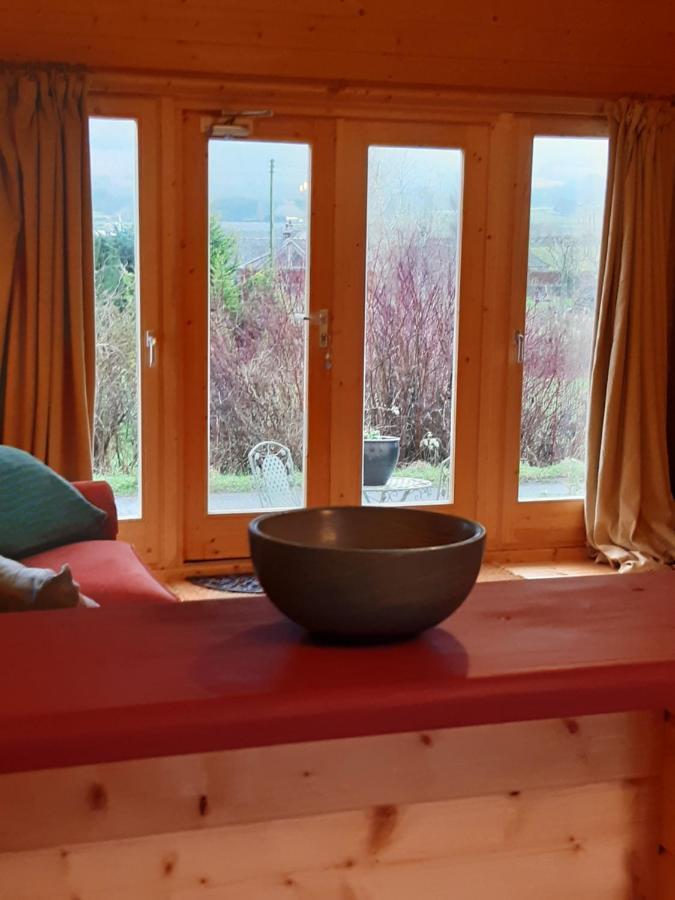 Springbank Cabin Insch Екстериор снимка